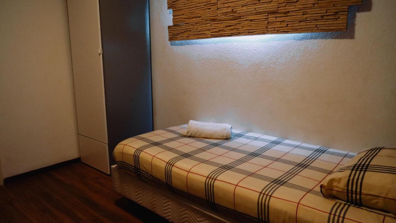 Het Wapen Van Pernis Hostel Ngoại thất bức ảnh