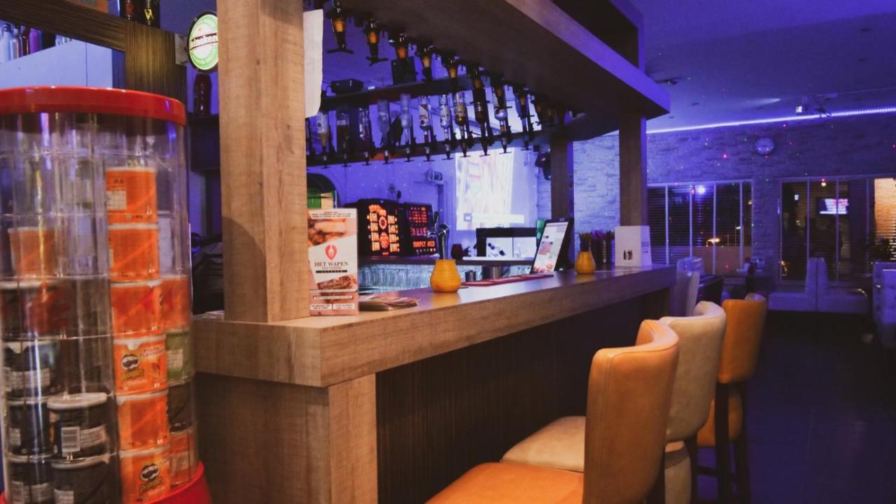 Het Wapen Van Pernis Hostel Ngoại thất bức ảnh