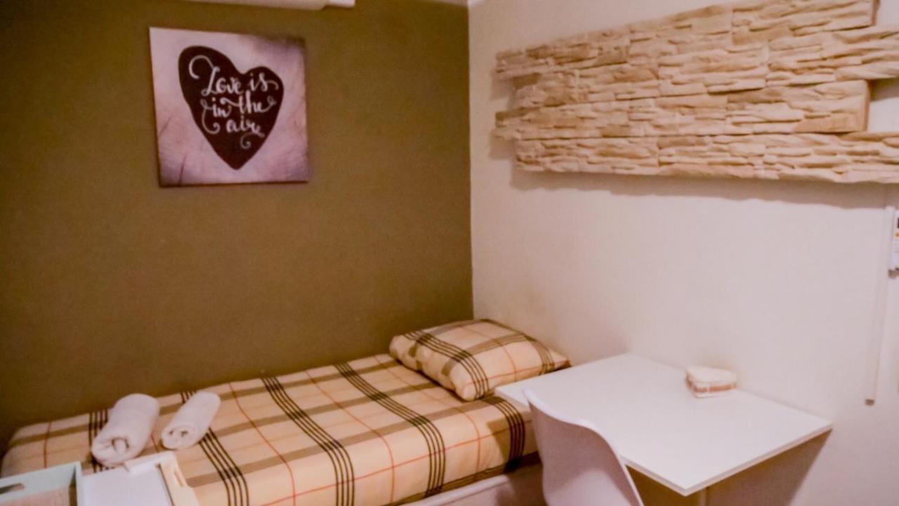 Het Wapen Van Pernis Hostel Ngoại thất bức ảnh