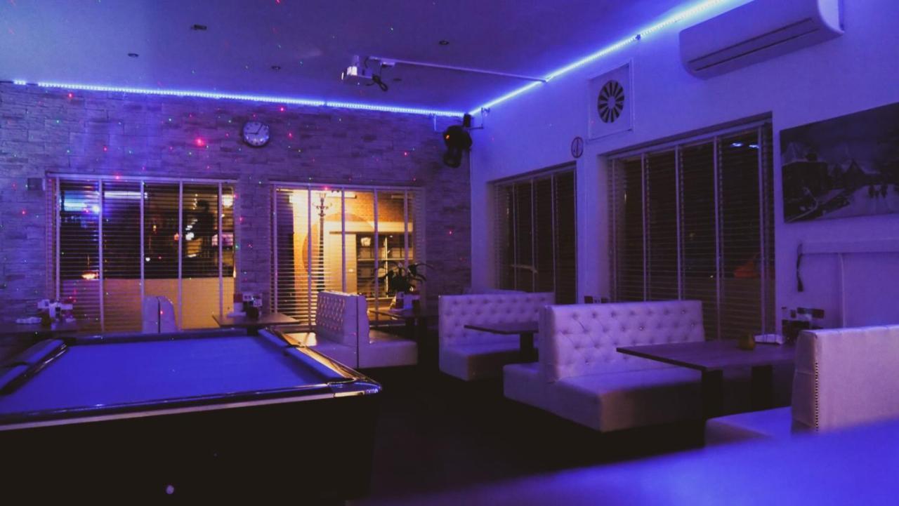 Het Wapen Van Pernis Hostel Ngoại thất bức ảnh